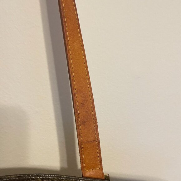 [SOLD] Louis Vuitton Luco Monogram Tote - Picture 13 of 15